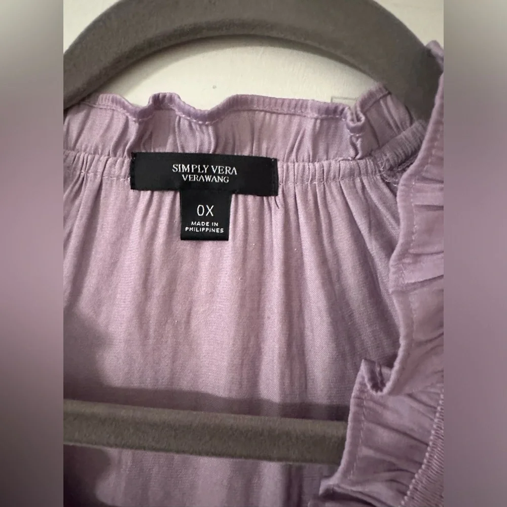 💕SIMPLY VERA💕 Vera Wang lavender long-sleeve blouse. - Picture 4 of 7